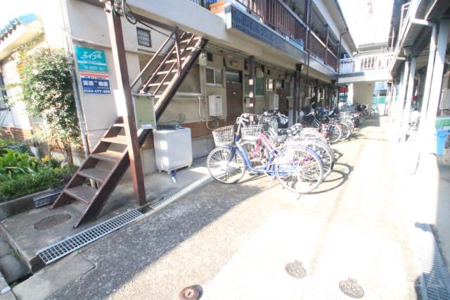 24/30 エントランス