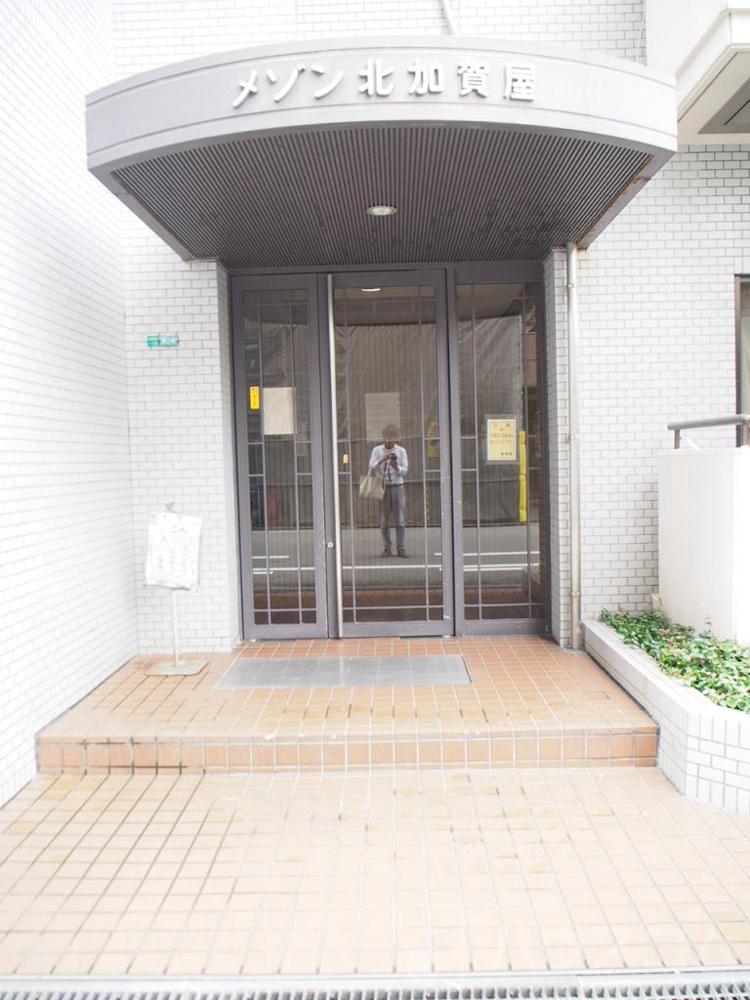 26/30 エントランス