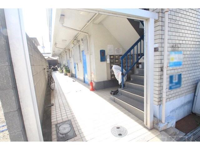 25/30 エントランス