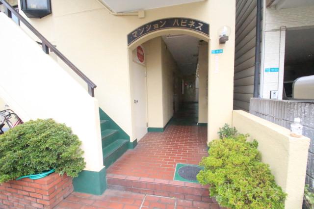 28/30 エントランス