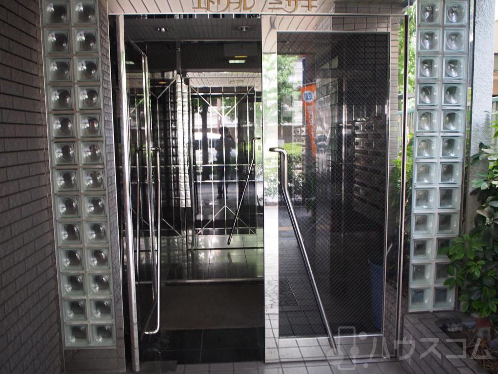 26/30 エントランス