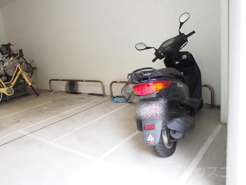 19/28 駐車場