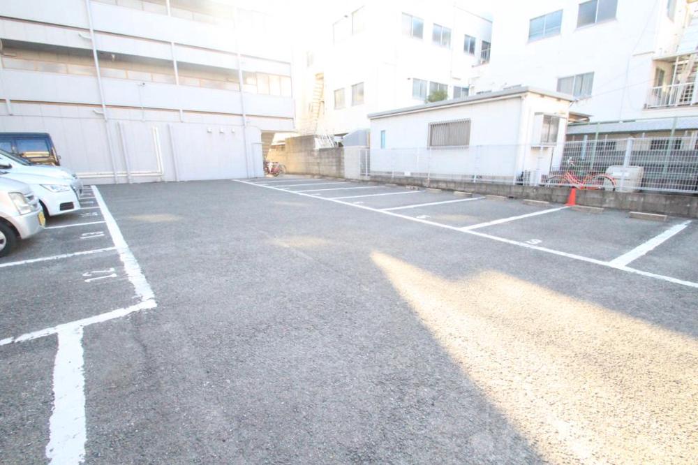 2/7 駐車場
