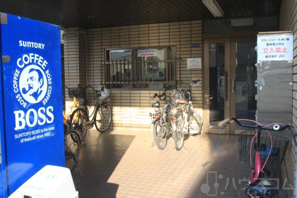 3/8 エントランス