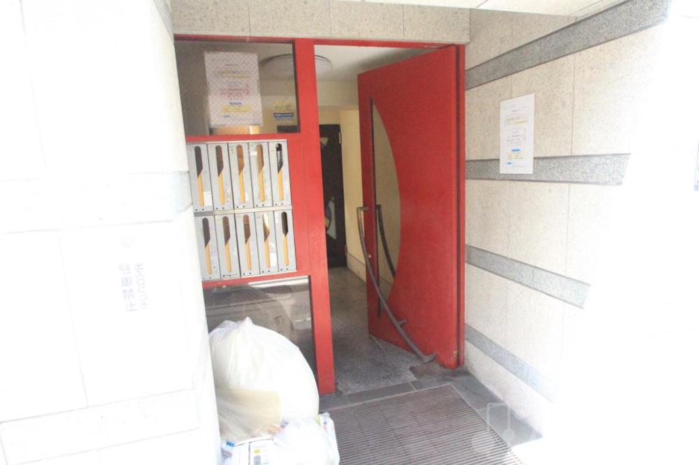 25/30 エントランス