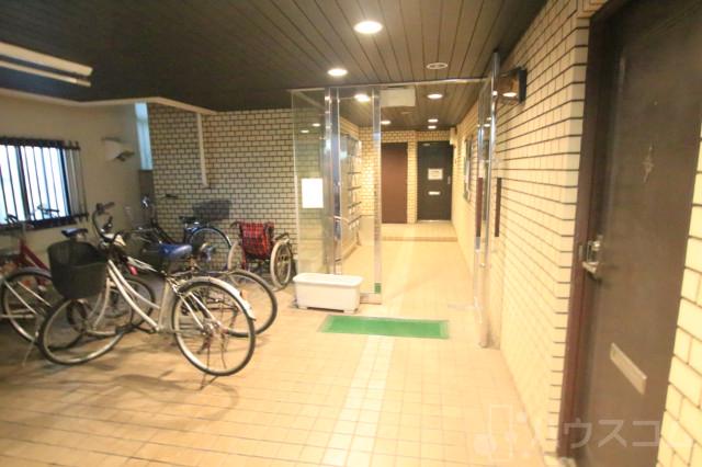 25/30 エントランス