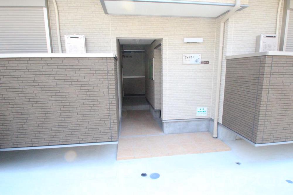 25/30 エントランス