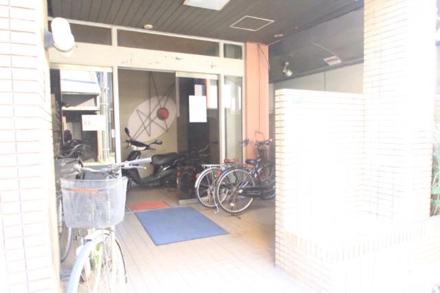 25/30 エントランス