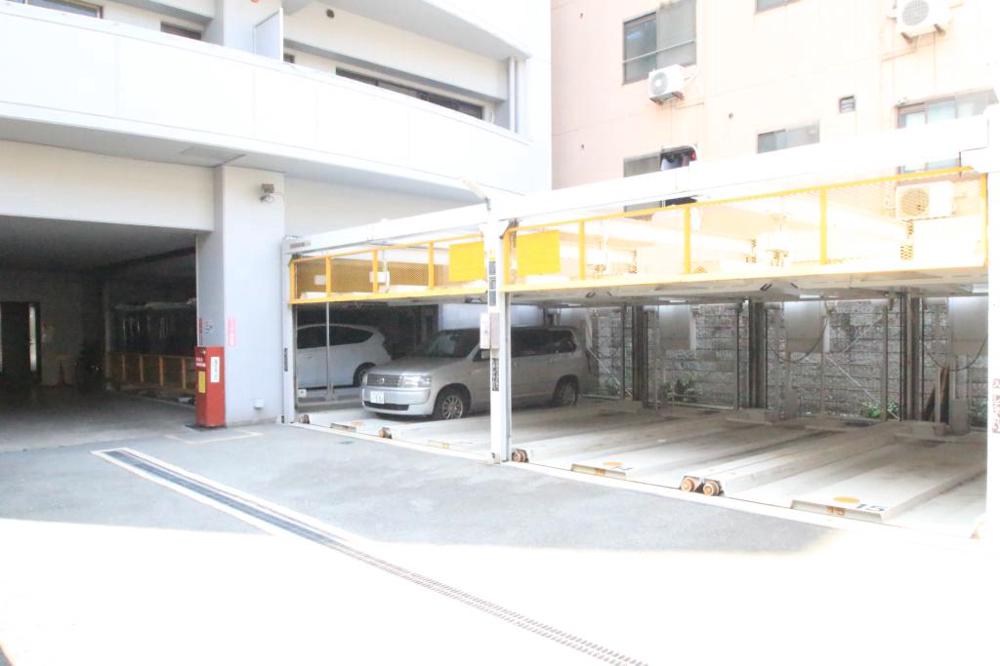 2/5 駐車場
