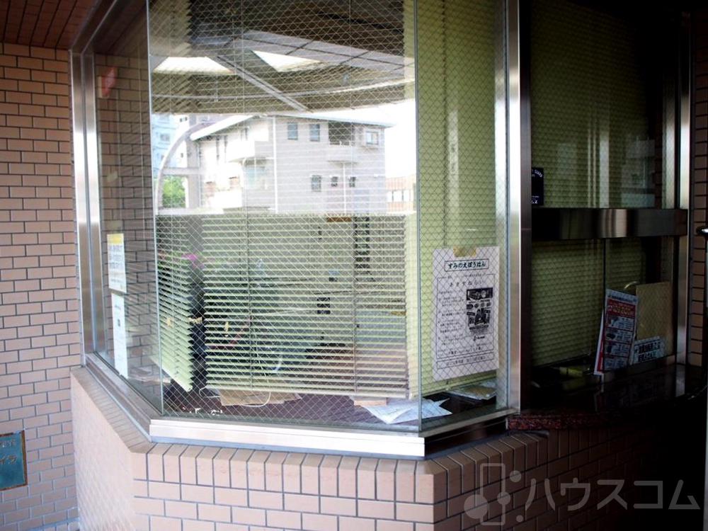 21/27 エントランス