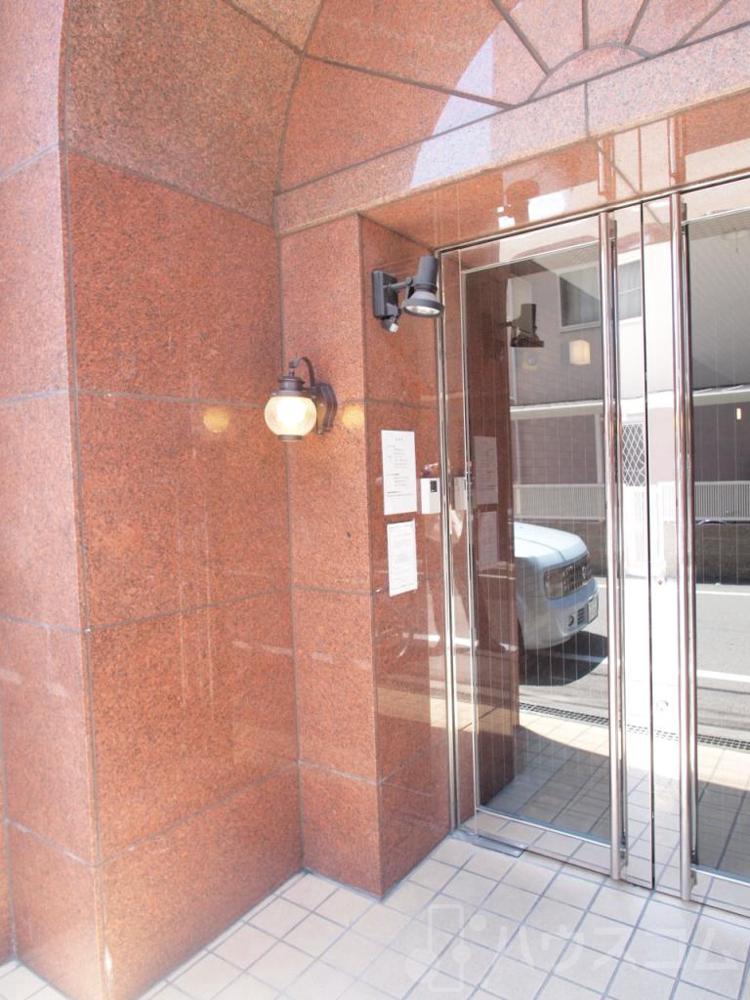 25/30 エントランス