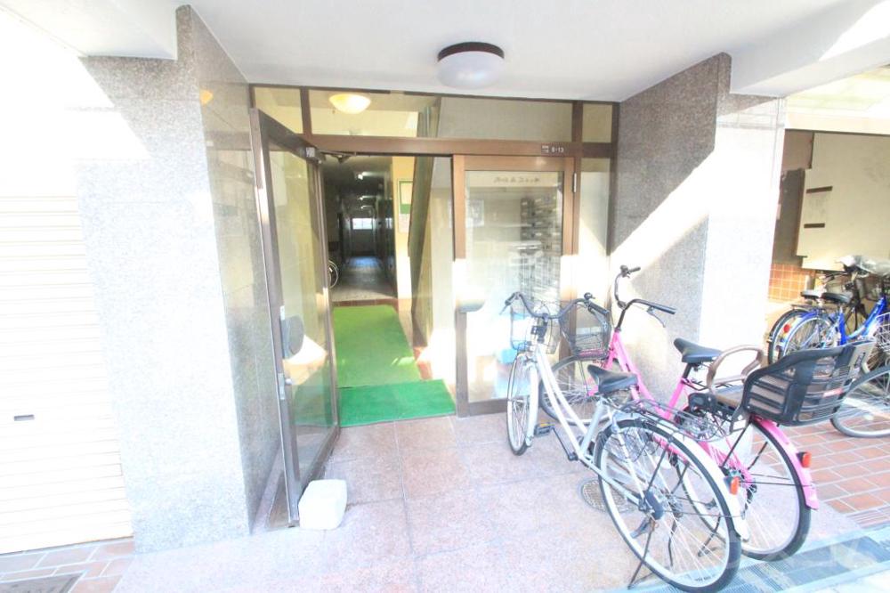 25/30 エントランス