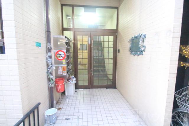 21/26 エントランス