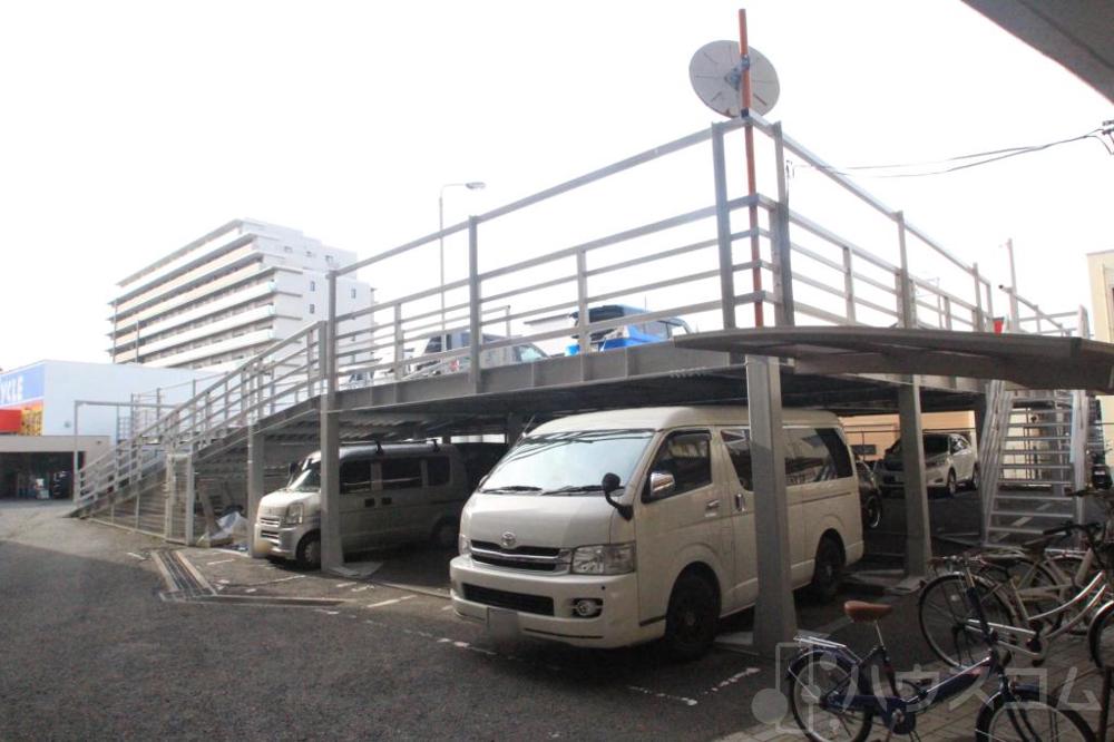 2/5 駐車場