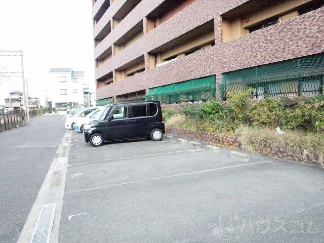 26/30 駐車場