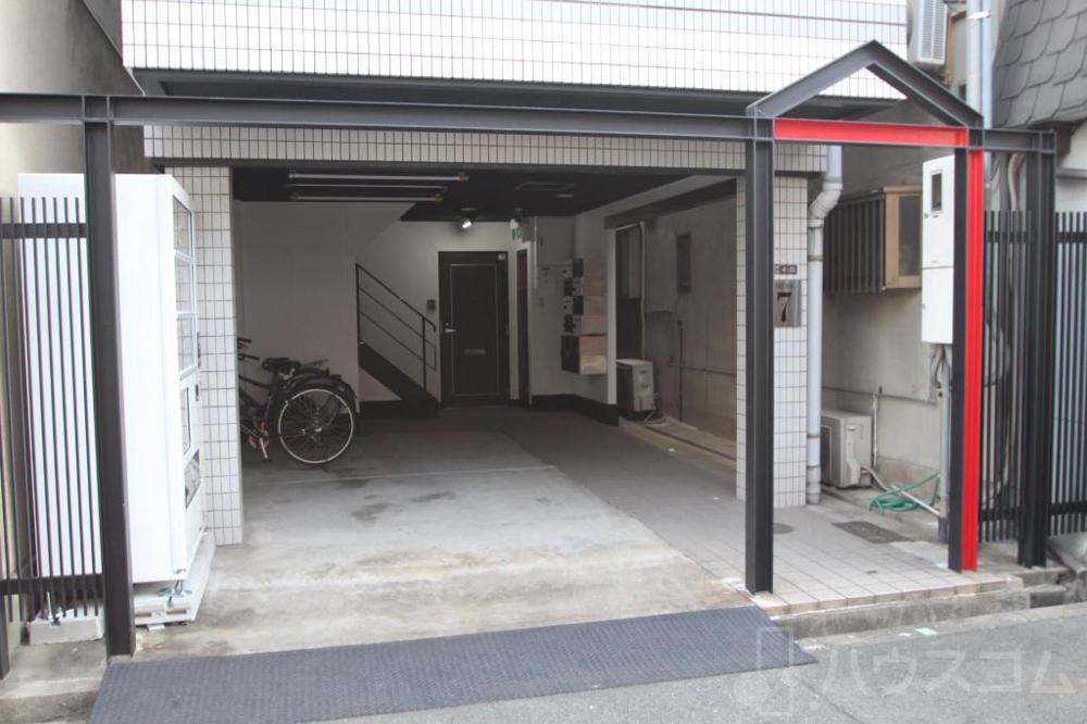 25/30 エントランス