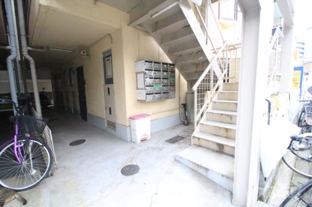 20/30 エントランス