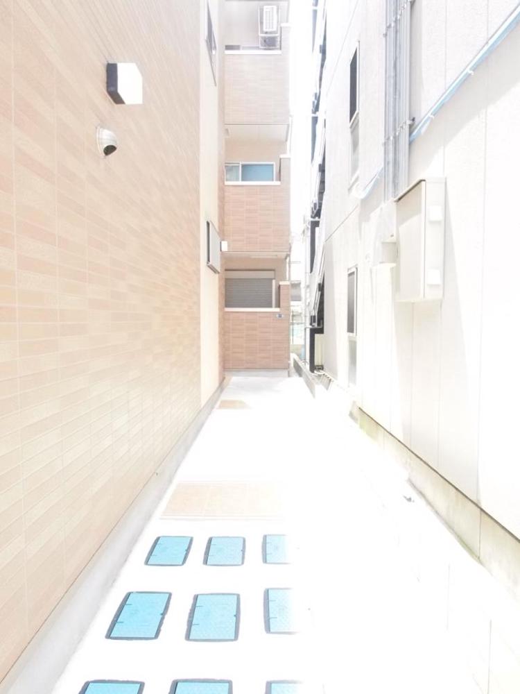 25/30 エントランス