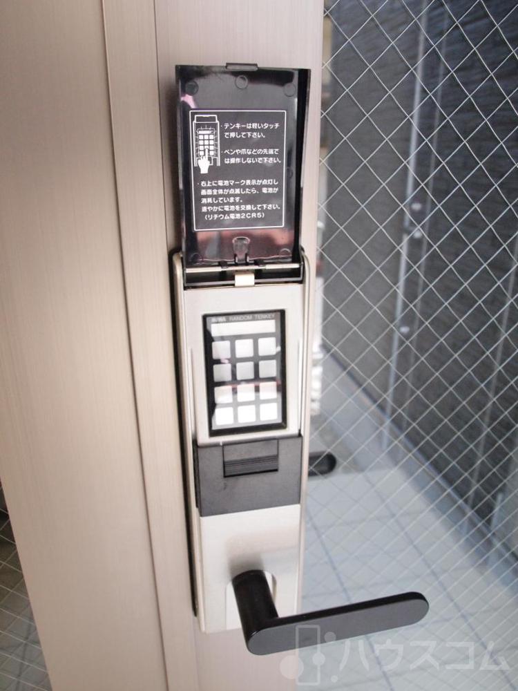 26/30 エントランス