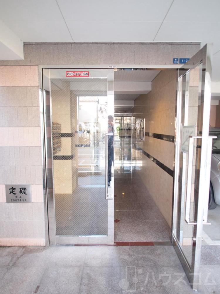 28/30 エントランス