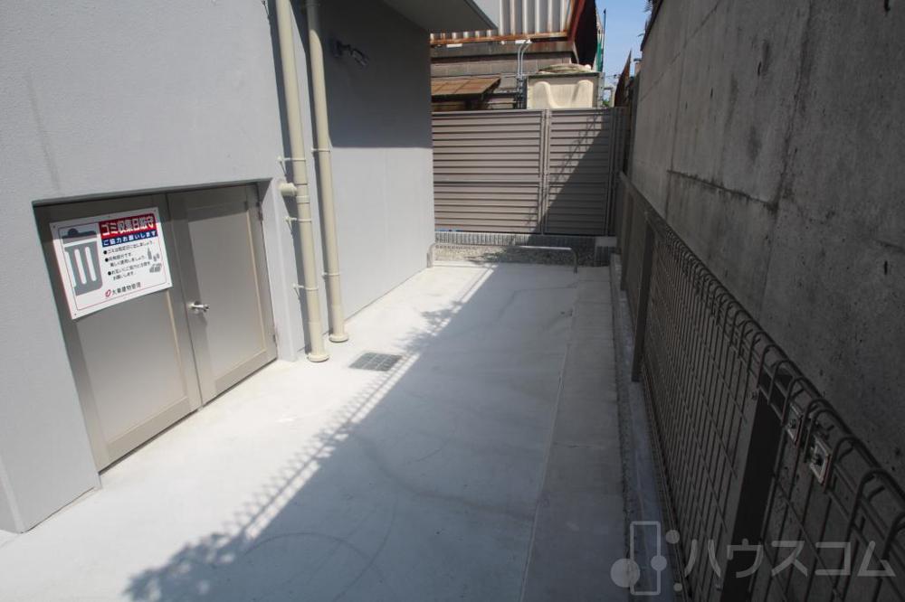 26/29 エントランス