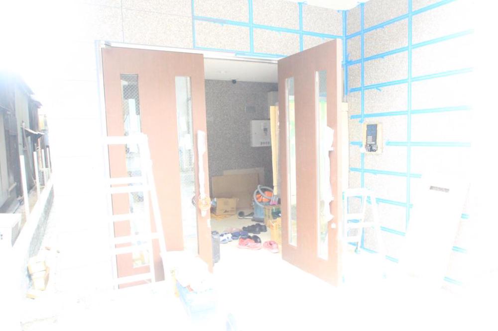 26/30 エントランス