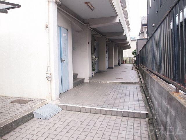 22/30 エントランス