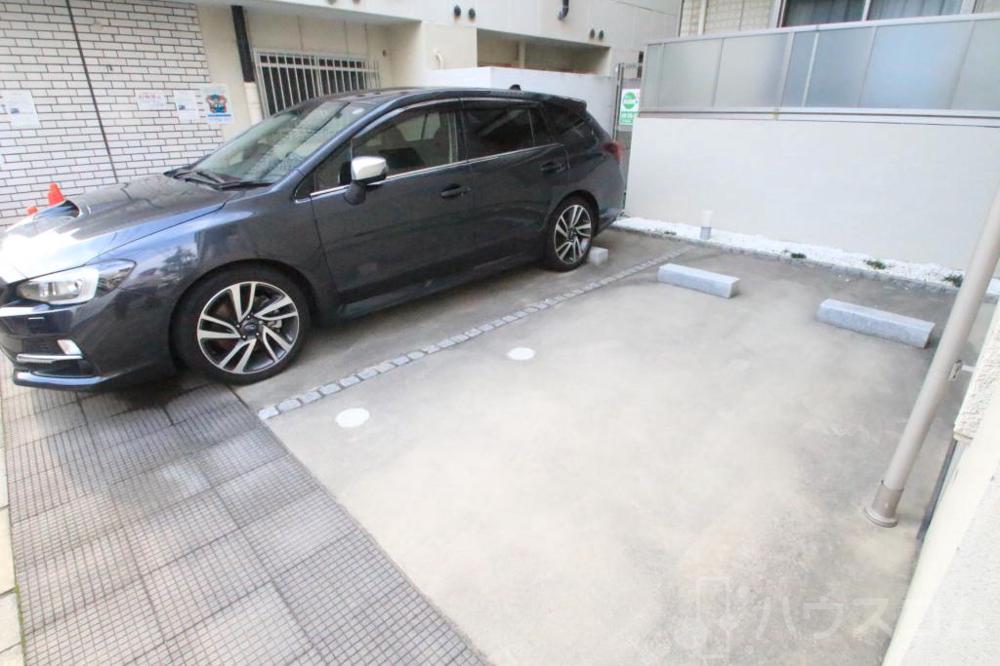 2/4 駐車場