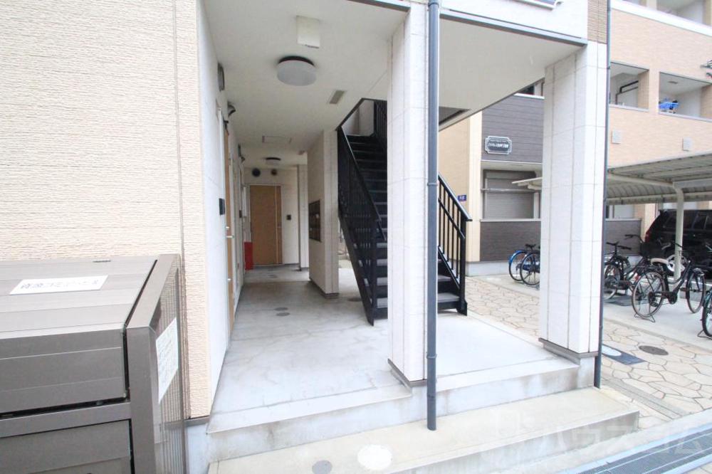 3/8 エントランス