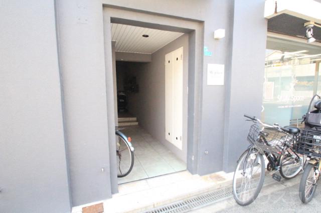 3/7 エントランス