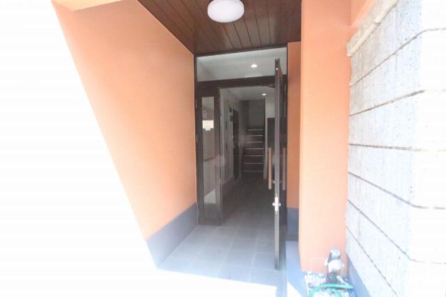 18/20 エントランス