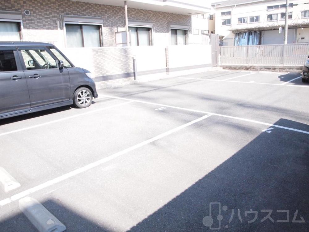26/30 駐車場