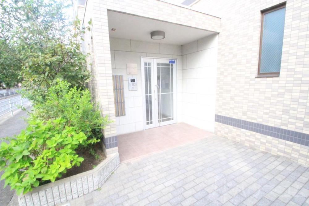 25/30 エントランス