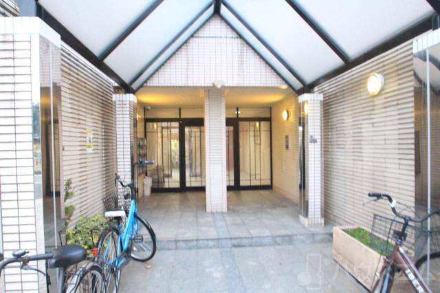 2/4 エントランス