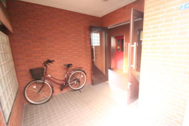 26/30 エントランス