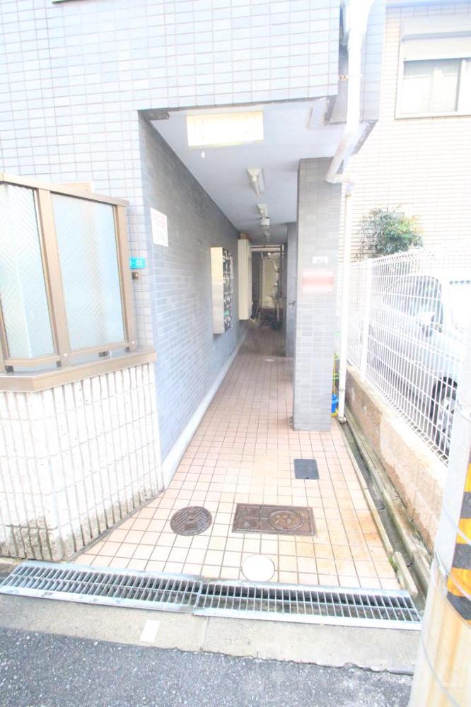 25/30 エントランス