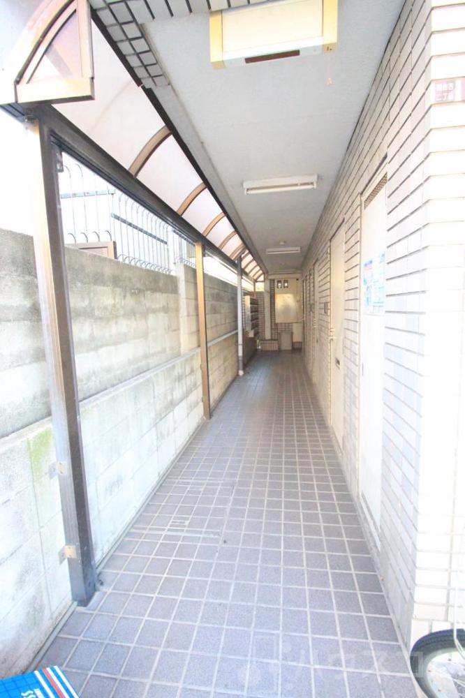 25/30 エントランス