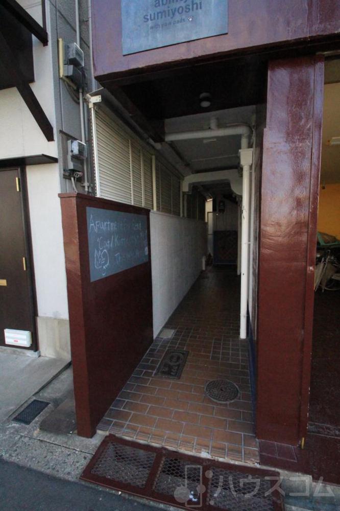 26/30 エントランス