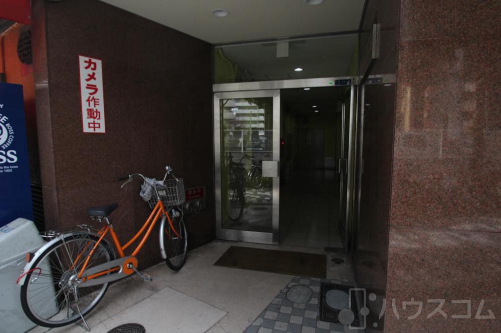 27/30 エントランス