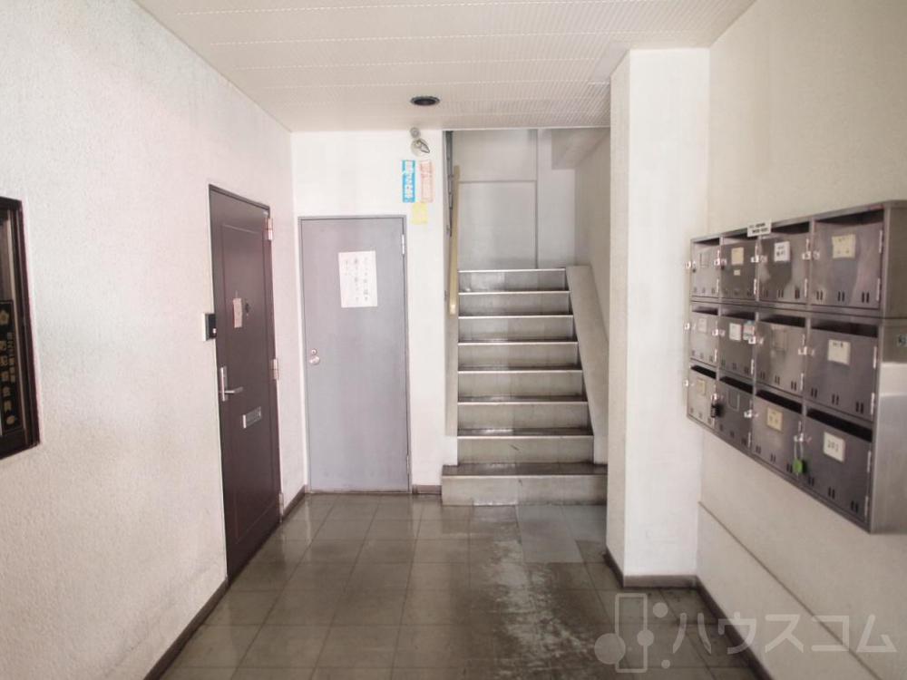 21/25 エントランス