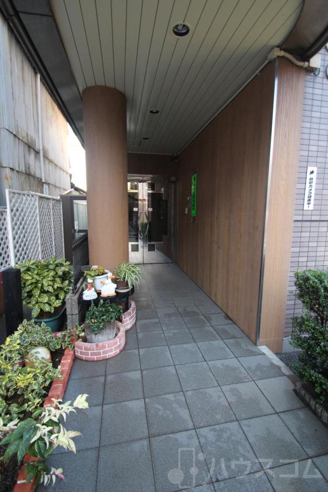 26/30 エントランス