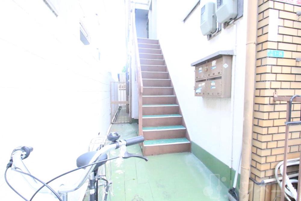 25/30 エントランス