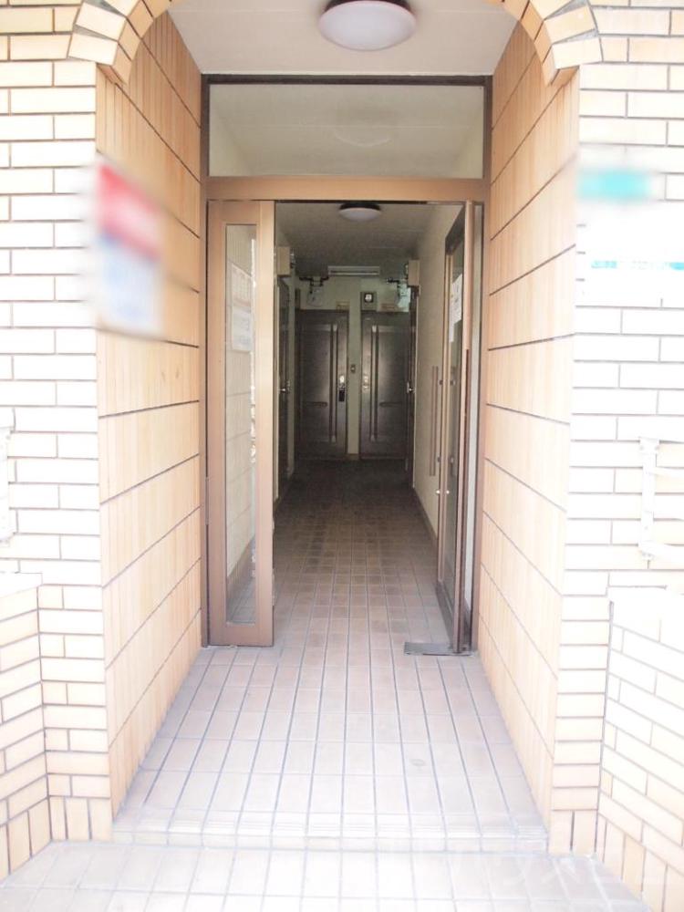 24/30 エントランス