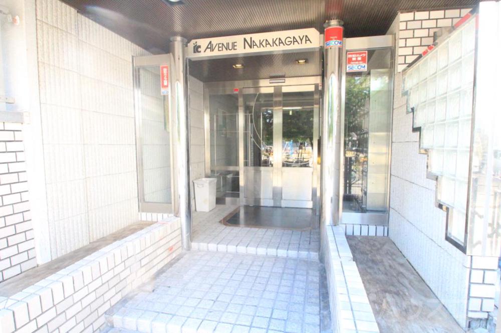 28/30 エントランス