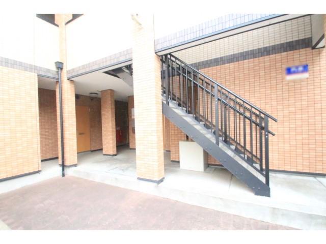 22/30 エントランス