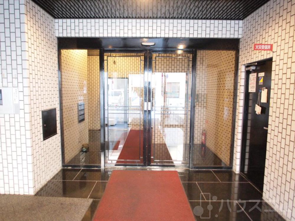 22/30 エントランス