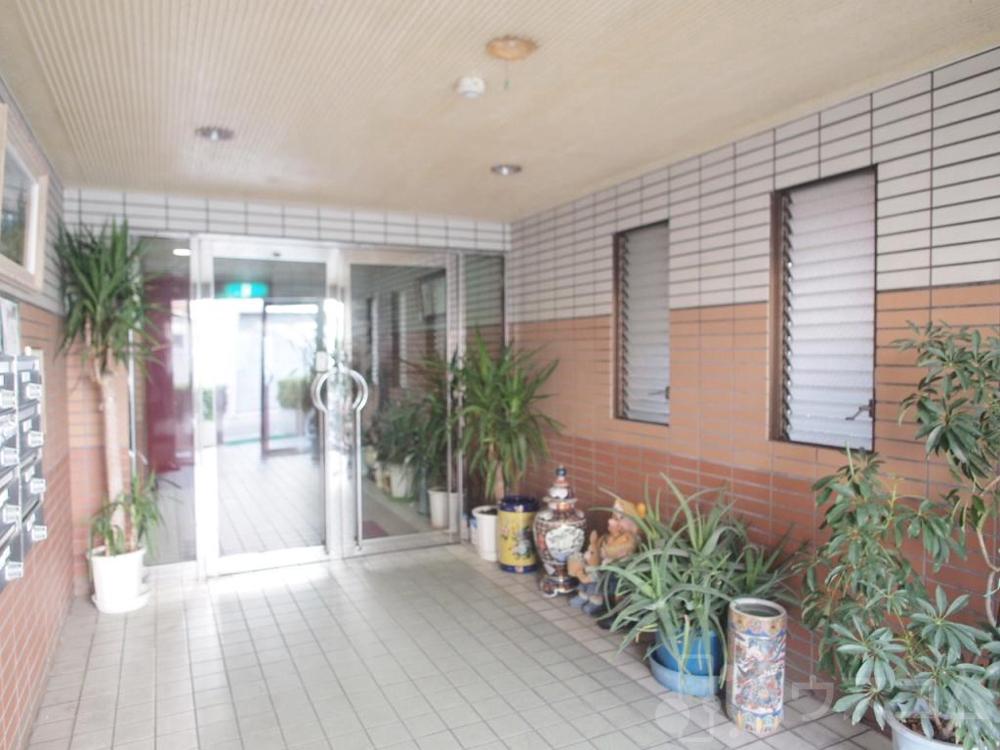 28/30 エントランス