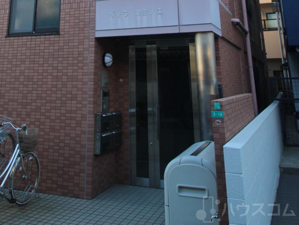 26/30 エントランス