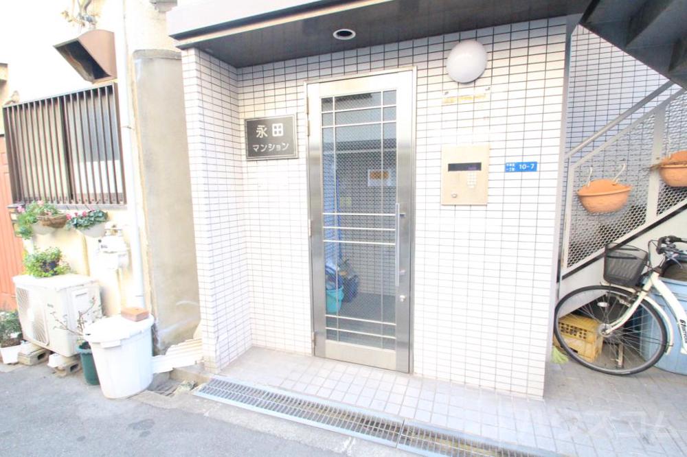 26/30 エントランス