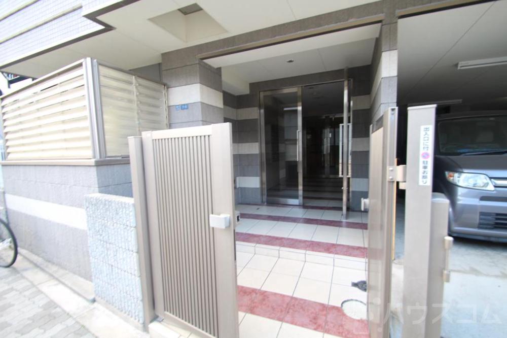 22/30 エントランス